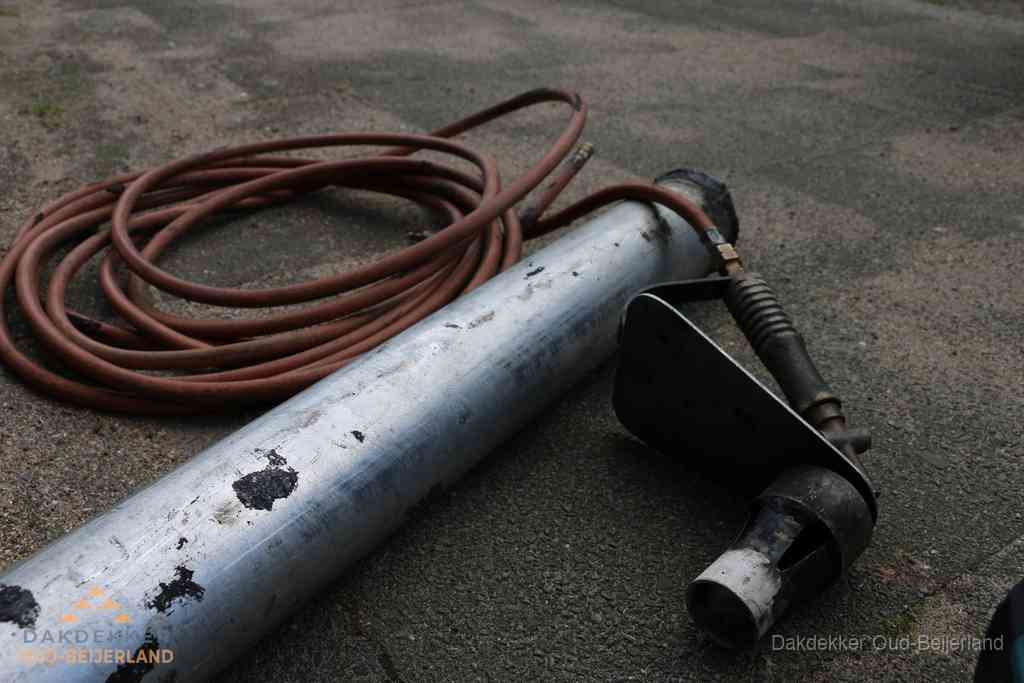 Dakdekker gasbrander en gereedschap voor spoedklus in Oud-Beijerland Dakdekker gasbrander en gereedschap voor spoedklus in Oud-Beijerland